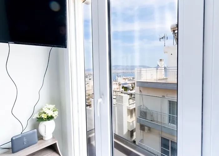 Aiolos Loft Sea View Peiraiki Near The Sea